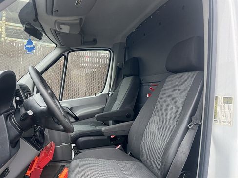 Used 2013 Freightliner Sprinter 2500 image 9