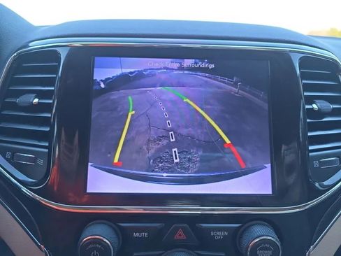 Used 2019 Jeep Grand Cherokee Limited w/ Luxury Group II image 33