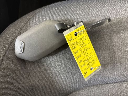 Used 2025 Kia K4 EX image 27