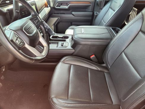 Used 2024 GMC Sierra 2500 Denali w/ Denali Reserve Package AWD/4WD image 5
