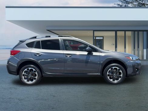 Used 2021 Subaru Crosstrek 2.0i Premium w/ Moonroof Package AWD/4WD image 3