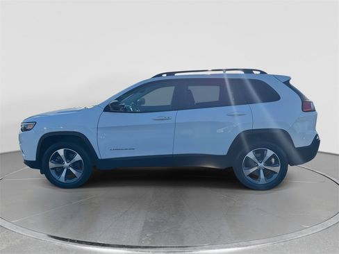 Used 2022 Jeep Cherokee Limited image 4