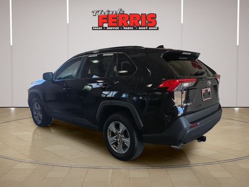 Used 2022 Toyota RAV4 XLE AWD/4WD image 3
