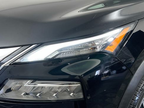 Used 2022 Nissan Rogue SL w/ SL Premium Package FWD image 11