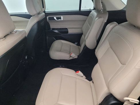 Used 2020 Ford Explorer XLT w/ Equipment Group 202A image 18