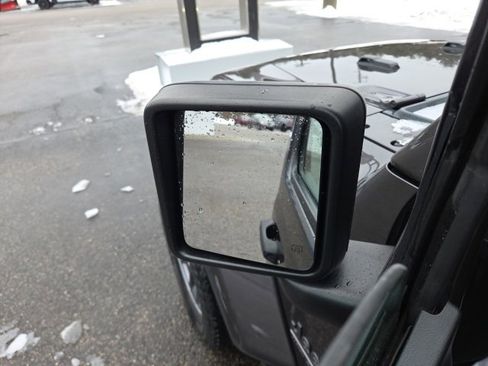 Used 2021 Jeep Wrangler Sport S image 33