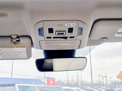 Used 2022 Toyota Highlander XLE image 37