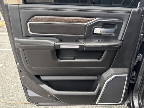 Used 2019 RAM 2500 Laramie image 24