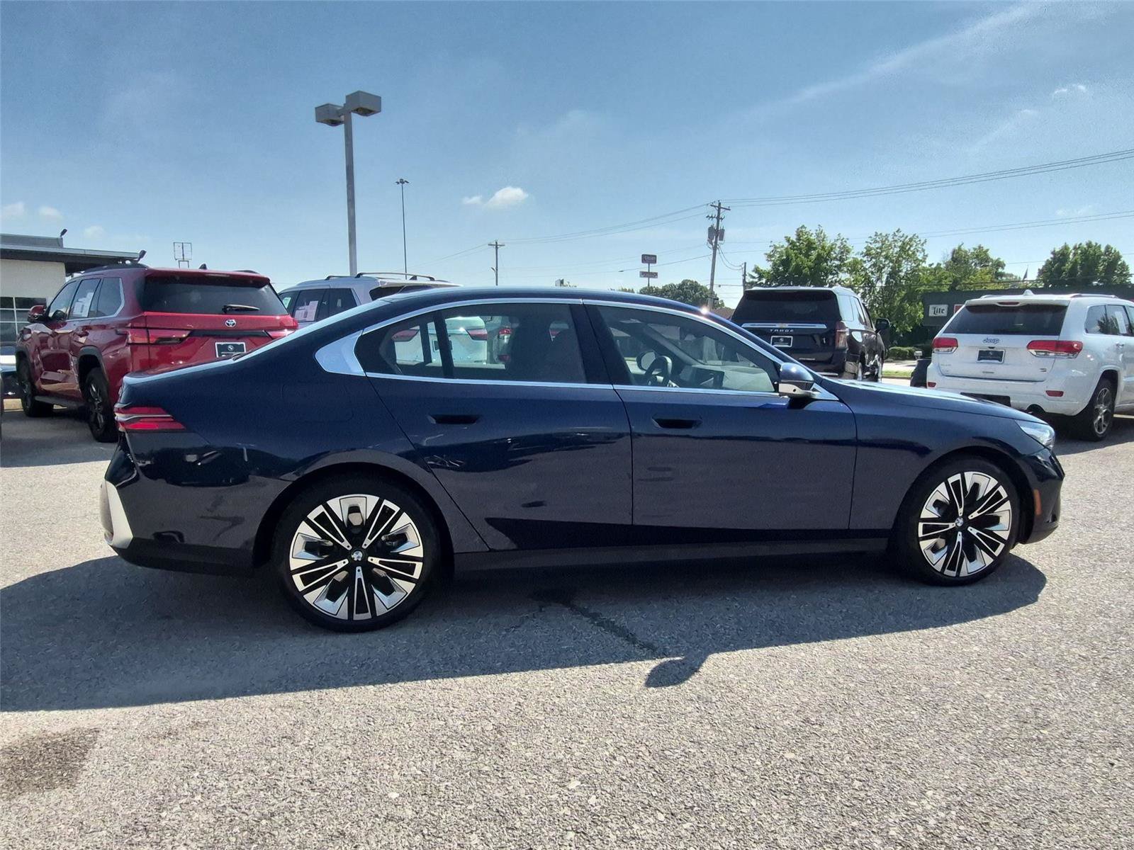 Used 2026 BMW 530i xDrive w/ Premium Package AWD/4WD image 6