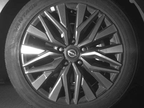 Used 2025 Nissan Altima 2.5 SV image 13