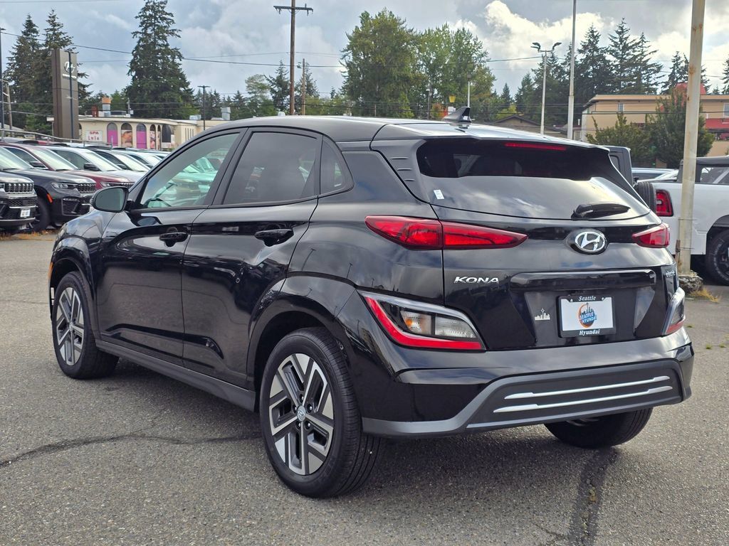 Used 2023 Hyundai Kona SE FWD image 5