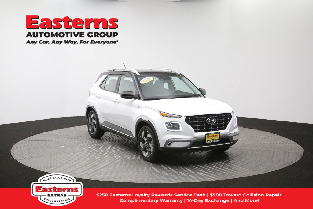 Used 2025 Hyundai Venue Limited FWD image 50