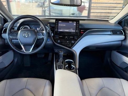 Used 2022 Toyota Camry XLE FWD image 8