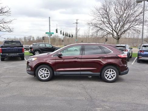 Used 2022 Ford Edge SEL w/ Convenience Package AWD/4WD image 4