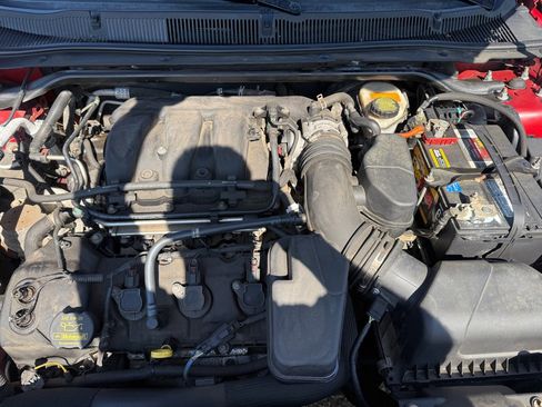 Used 2013 Ford Taurus Limited FWD image 14