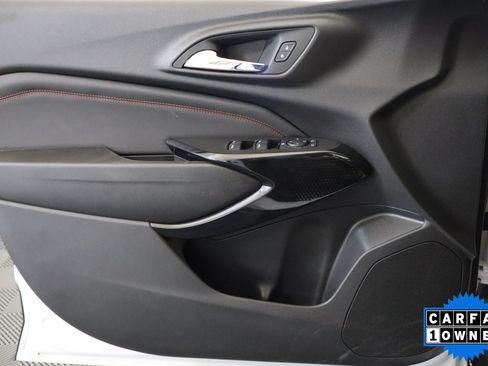 Used 2025 Chevrolet Trax RS w/ Driver Confidence Package FWD image 34