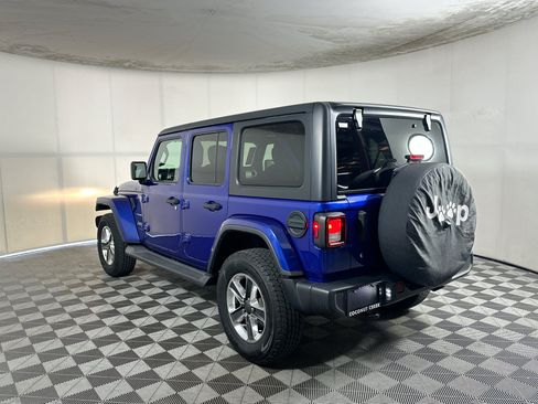 Used 2019 Jeep Wrangler Unlimited Sahara AWD/4WD image 5