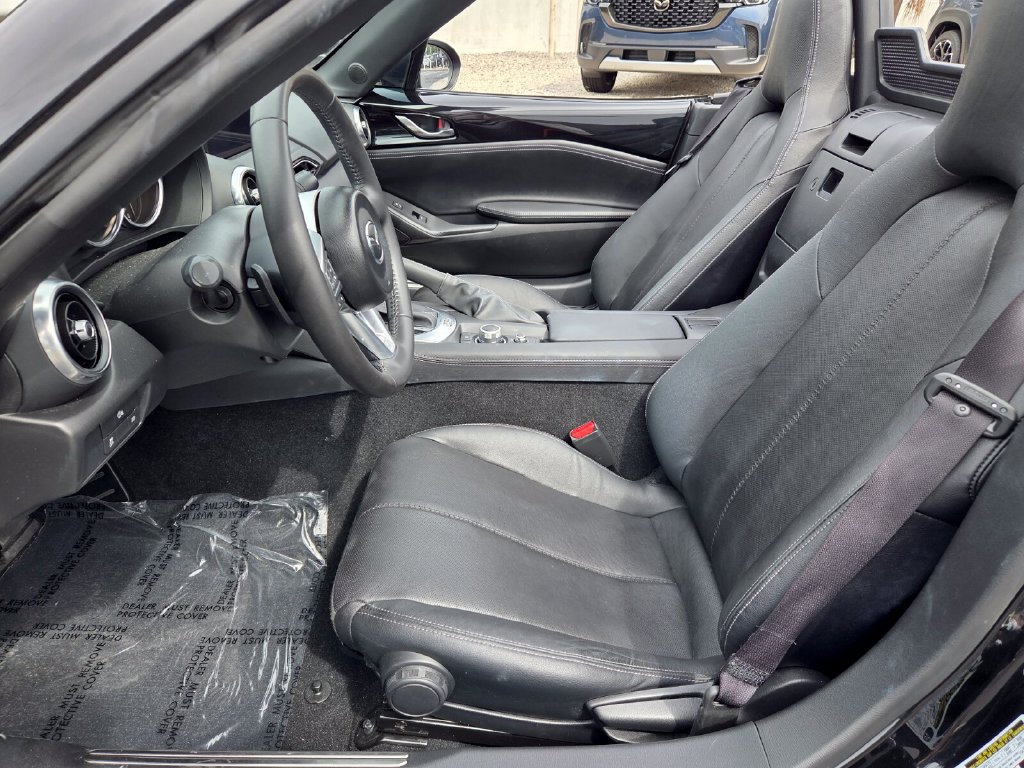 Used 2024 MAZDA MX-5 Miata Grand Touring RWD image 4
