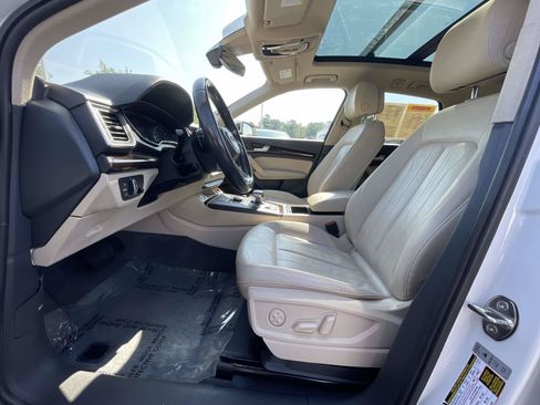 Used 2019 Audi Q5 2.0T Premium w/ Convenience Package AWD/4WD image 16