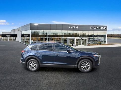 Used 2018 MAZDA CX-9 Touring w/ Touring Premium Package FWD image 2