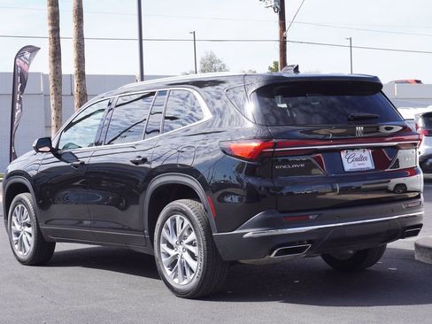 Certified 2025 Buick Enclave Preferred image 3