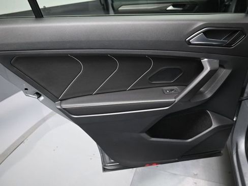 Used 2022 Volkswagen Tiguan SE image 30