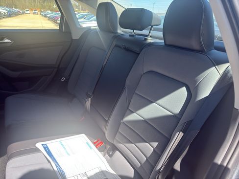 New 2026 Volkswagen Jetta SE FWD image 9