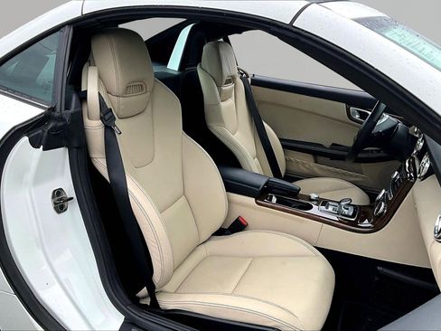 Used 2016 Mercedes-Benz SLK 300 image 26