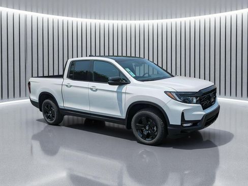 New 2026 Honda Ridgeline Black Edition image 2