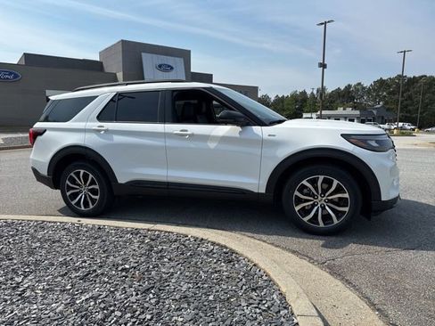 New 2026 Ford Explorer ST-Line image 1