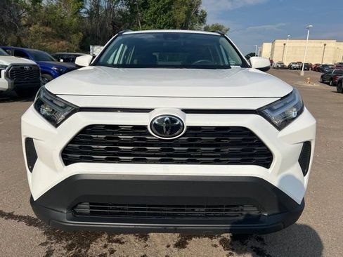 Used 2025 Toyota RAV4 XLE FWD image 9