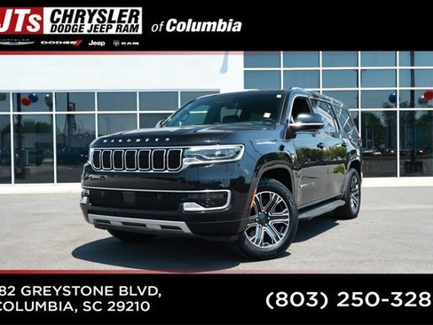 Used 2024 Jeep Wagoneer Series II w/ Flexible Seating Group RWD image 1