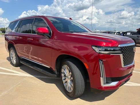 Certified 2024 Cadillac Escalade Premium Luxury AWD/4WD image 4
