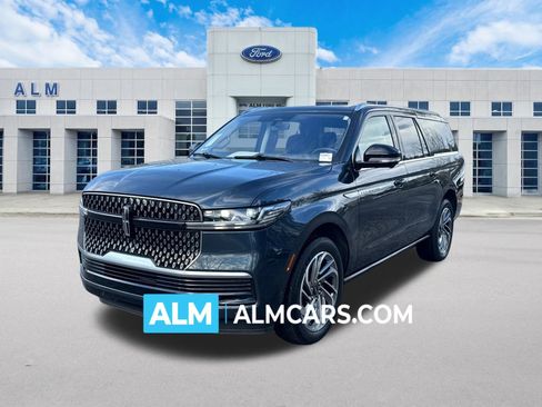 Used 2025 Lincoln Navigator L Reserve AWD/4WD image 1