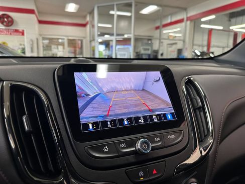 Used 2023 Chevrolet Equinox RS w/ RS Leather Package AWD/4WD image 27