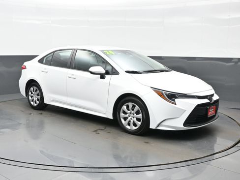 Used 2024 Toyota Corolla LE FWD image 8
