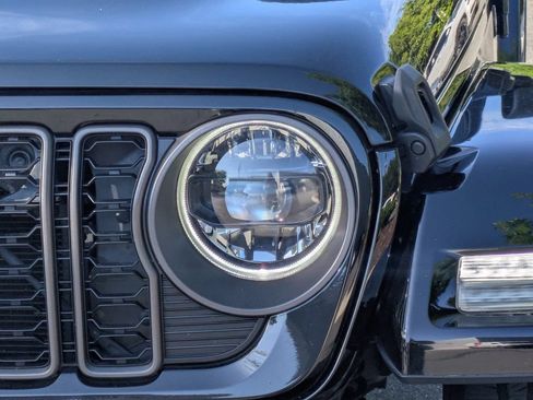 Used 2024 Jeep Wrangler Unlimited w/ Technology Group AWD/4WD image 10