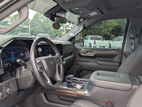 Used 2022 Chevrolet Silverado 1500 LT Trail Boss AWD/4WD image 10