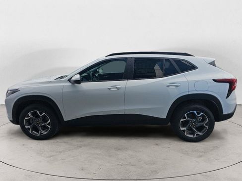 New 2026 Chevrolet Trax LT w/ Driver Confidence Package FWD image 6