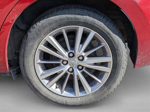 Used 2015 Toyota Corolla LE image 3