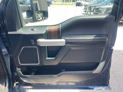 Used 2015 Ford F150 Lariat w/ Equipment Group 502A Luxury AWD/4WD image 37