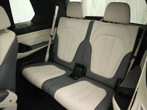 Certified 2023 BMW X7 xDrive40i w/ Executive Package image 24
