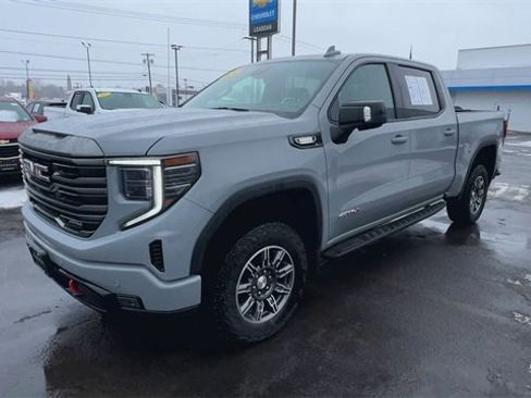 Used 2024 GMC Sierra 1500 AT4 w/ Technology Package image 4
