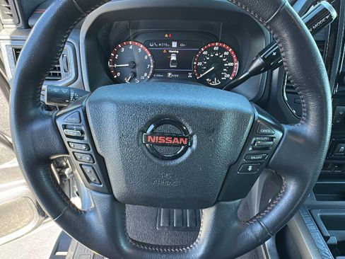 Used 2021 Nissan Titan PRO-4X w/ Pro-4x Convenience Package image 18