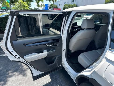 Used 2024 Honda CR-V EX-L image 11