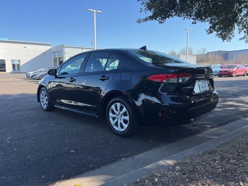 Used 2024 Toyota Corolla LE image 5