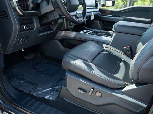 New 2026 Ford F250 Lariat w/ Lariat Premium Package AWD/4WD image 17