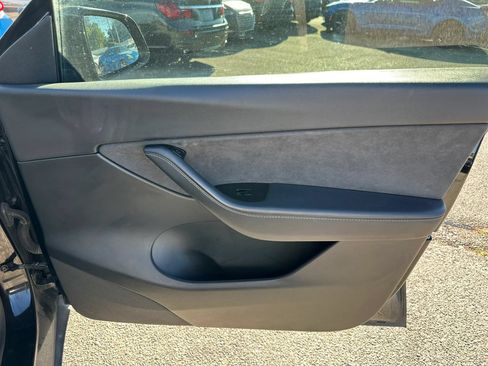 Used 2020 Tesla Model Y Long Range AWD/4WD image 23