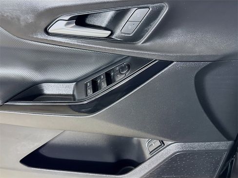 Used 2025 Chevrolet Equinox LT w/ Convenience Package II image 16