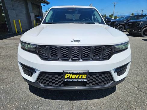 Used 2023 Jeep Grand Cherokee Limited w/ Luxury Tech Group II AWD/4WD image 9
